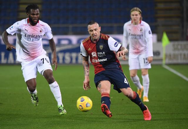 Cagliari-Milan-Nainggolan.jpg